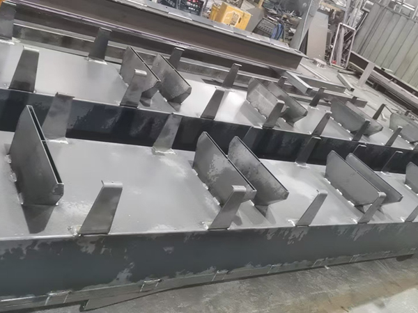 激光彻割 钣金烧焊产品